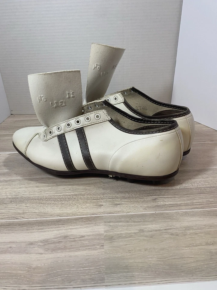 Chuteiras de beisebol vintage Wilson borracha tamanho 11 Deadstock EUA branco marrom sem cadarços - Imagem 3 de 4