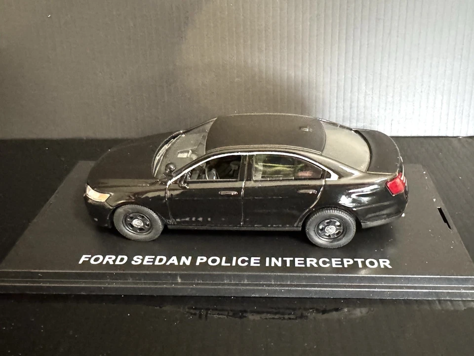 2014 Police Ford Interceptor Sedan Black Unmarked 1/43 First Response Rare ! - Image 3 of 4