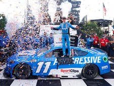 Denny Hamlin 2025 - 11 Progressive Dover Motor Raced Win - 1:64 ARC Diecast