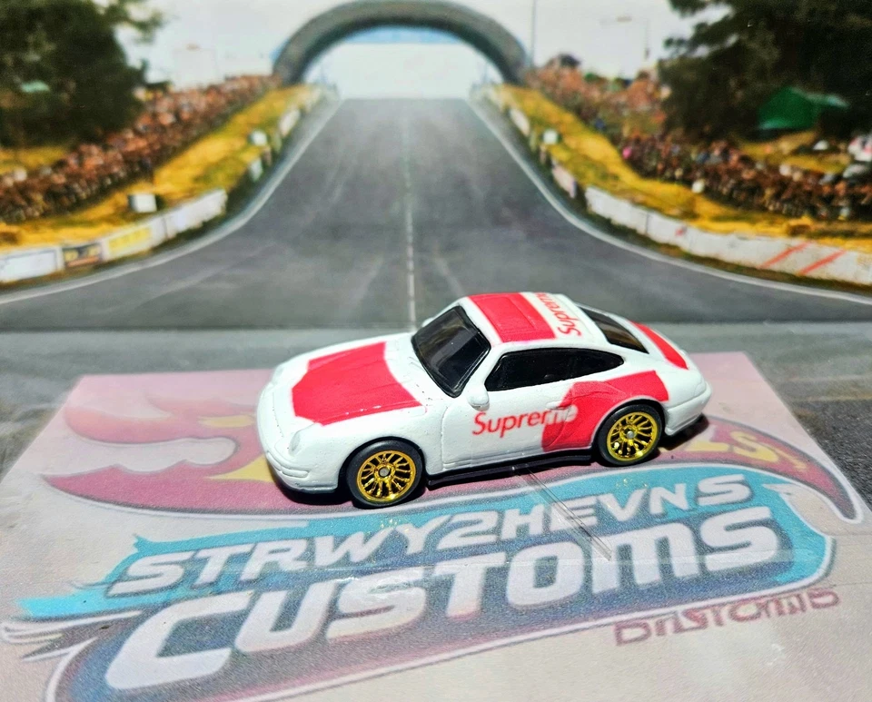 Hot Wheels 911 Porsche **Custom Supreme W/ Spectraflame And RealRiders** - Image 3 of 3