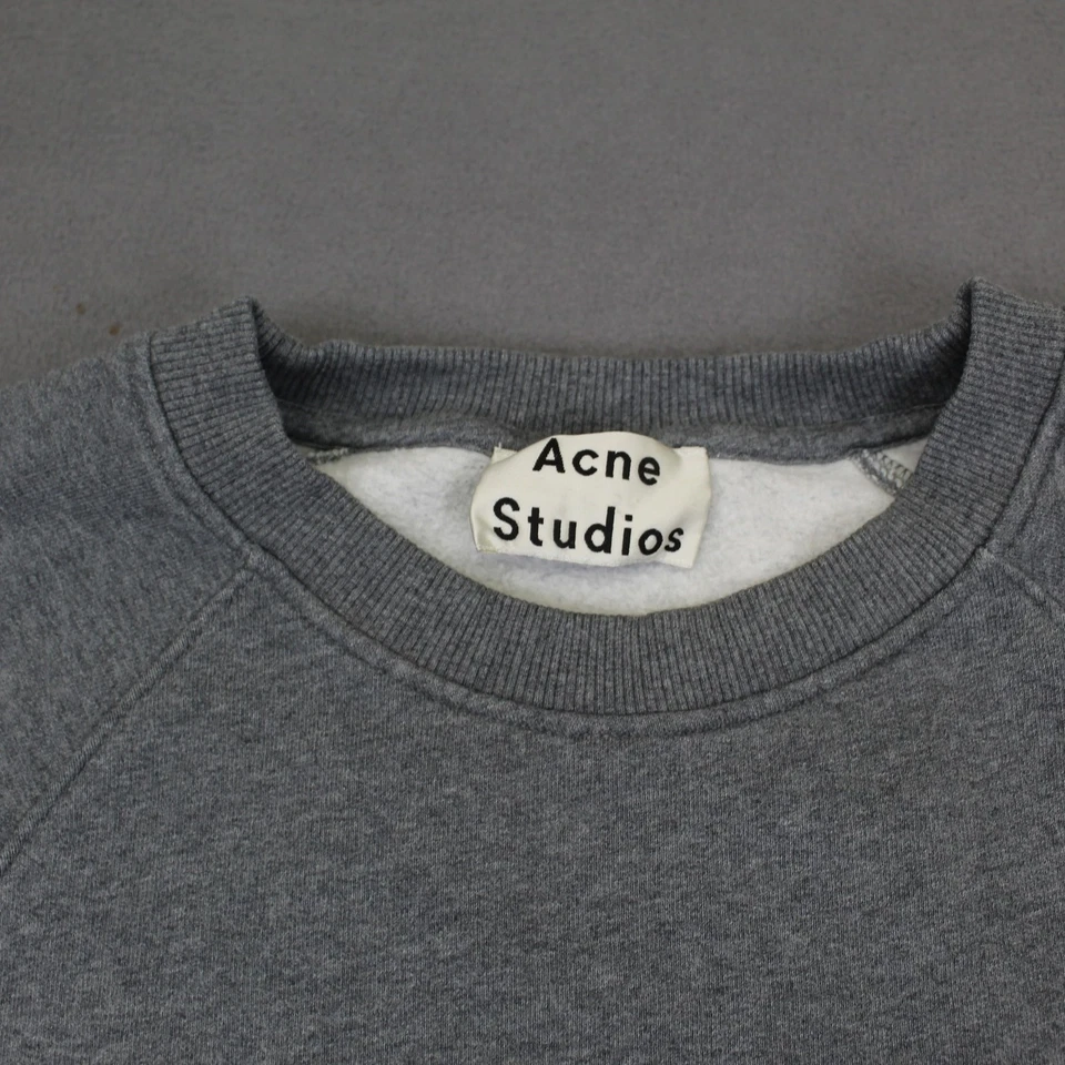 Sudadera Acne Studios Gris Medio Fiera Fl Puw15 Suéter Liso Grande Foto 2 de 4