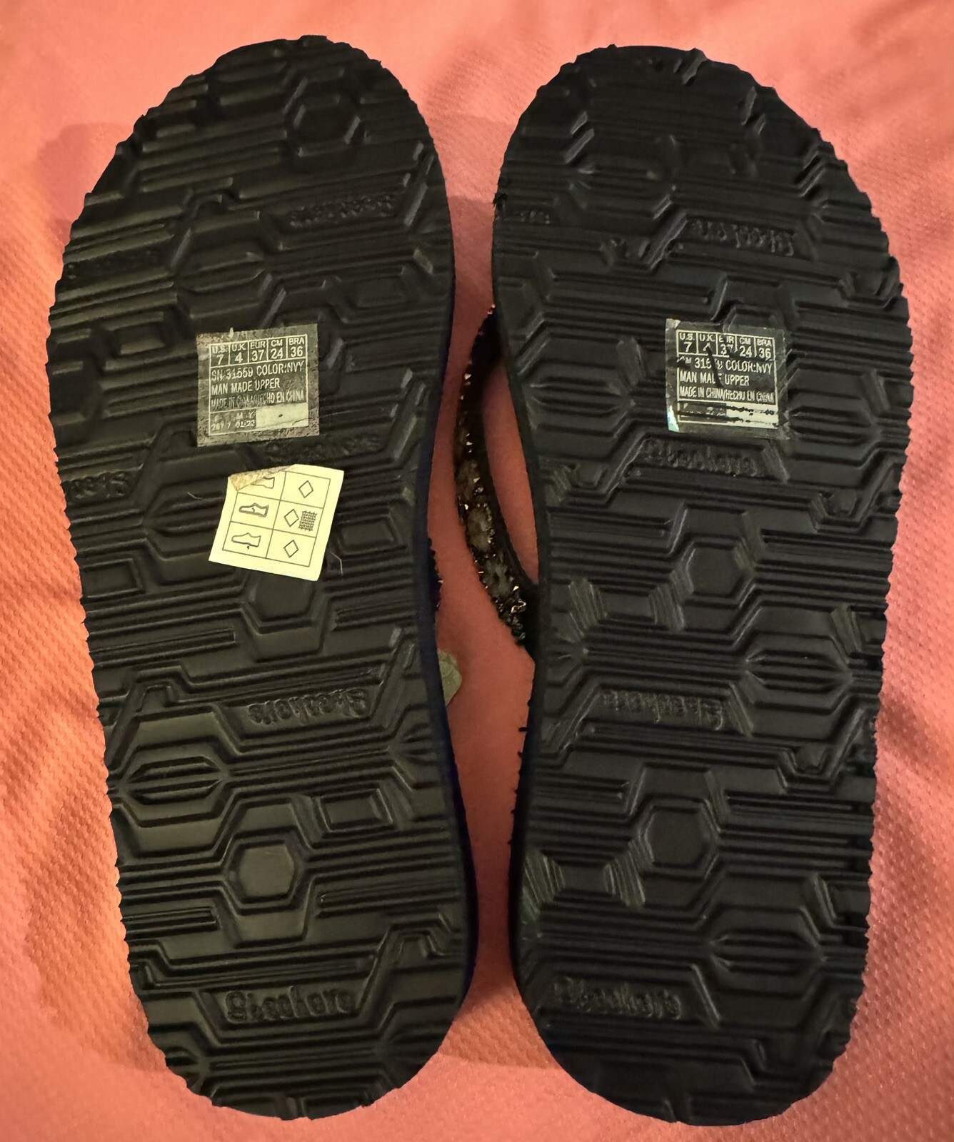 NWT Women's CALI SKECHERS Yoga Foam FlipFlops Sandals Size 7 Black