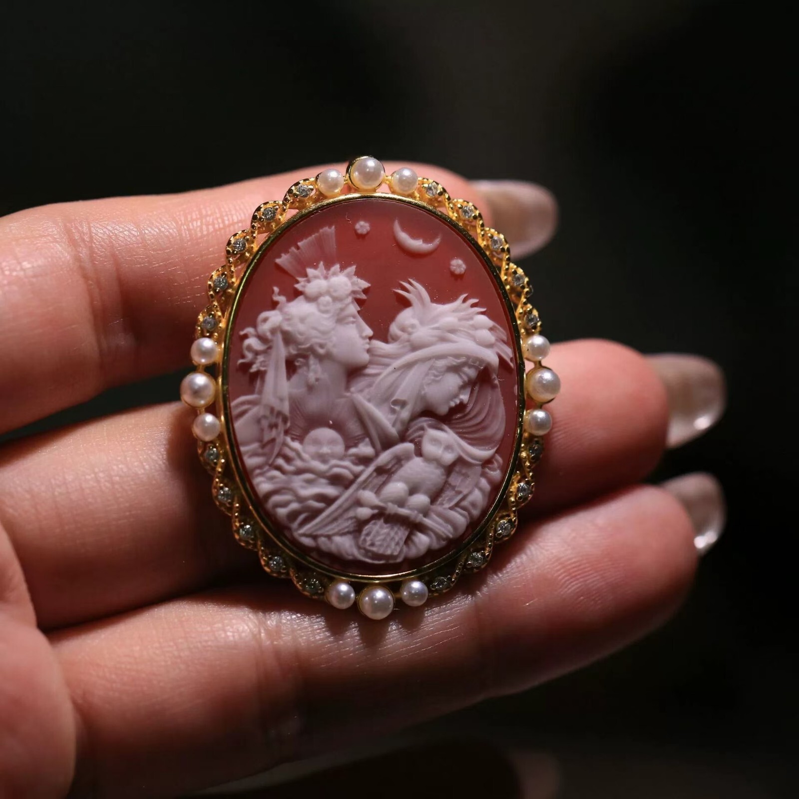 Antique Cameo Pendant Brooch Silver plated W/Gold Vintage Necklace Jewelry Gift