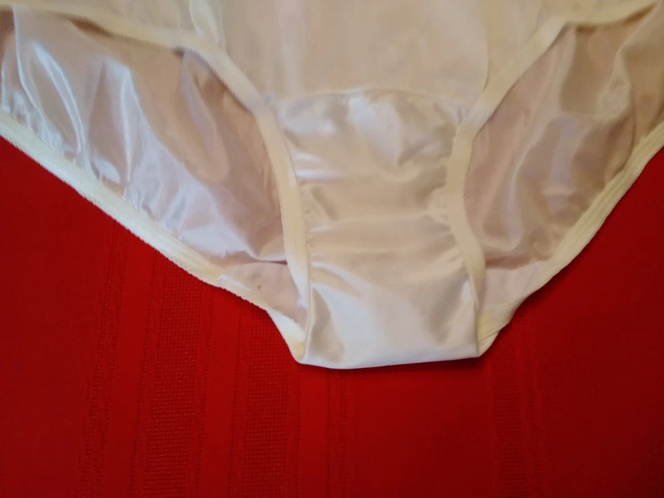 Bragas Vanity Fair TALLA 4XL 100 % nailon amarillo pálido sedoso bragas Sissy Grannie Foto 4 de 4