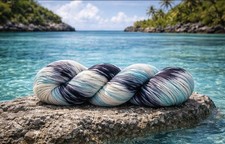 handgefärbte Sockenwolle   4-fädig, 1x 100g Blaue Lagune Strumpfgarn