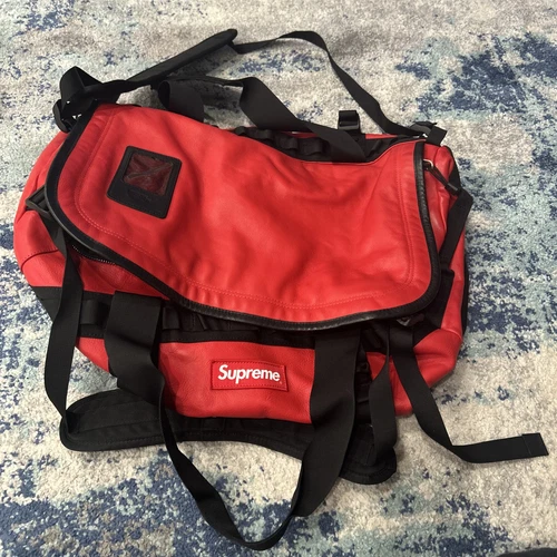 SAC DE VOYAGE SUPREME x THE NORTH FACE WAXED BRITISH MILLERAIN BASECAMP UTILISÉ UNE FOIS !