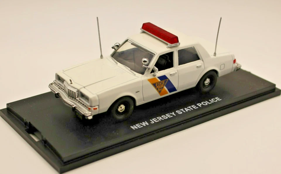 ПЕРВЫЙ ОТВЕТ - 1985 Dodge дипломат полиции автомобили - масштаб 1:43 - новый - 12 вариантов - Изображение 3 из 4