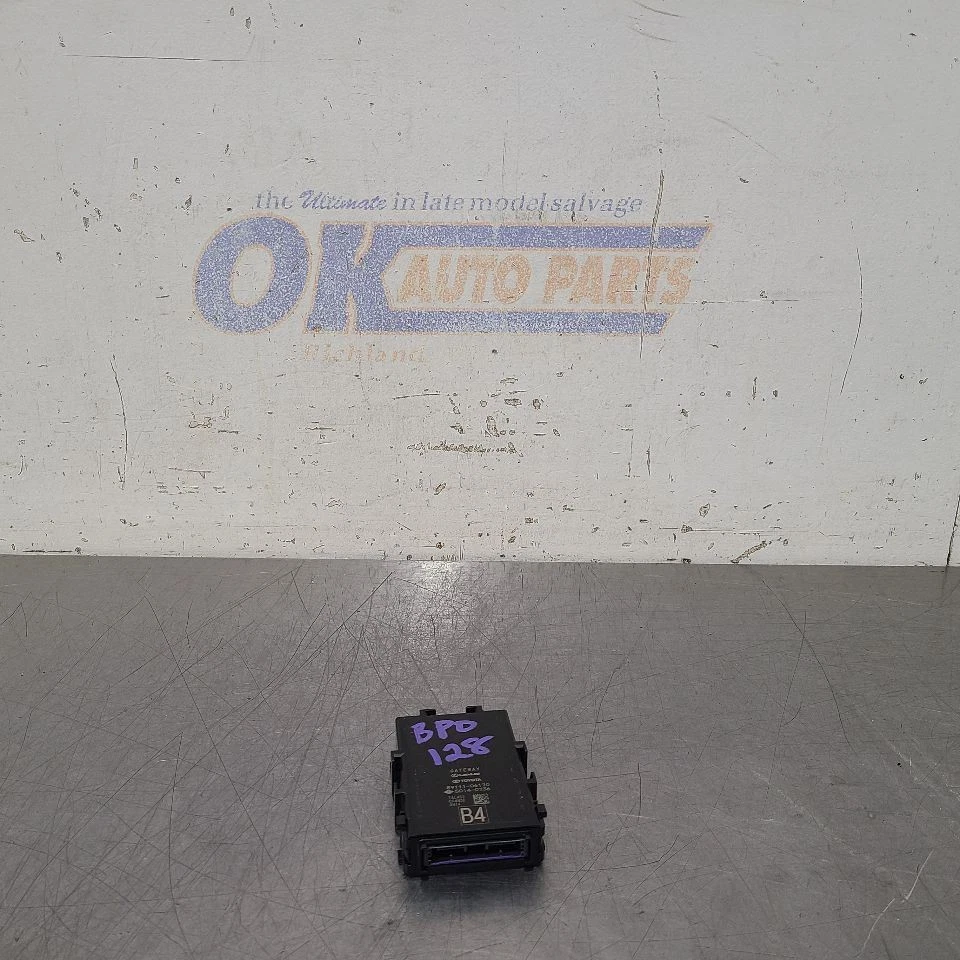 21 2021 LEXUS ES250 NETWORK GATEWAY CONTROL MODULE 8911106170 - Image 2 of 4