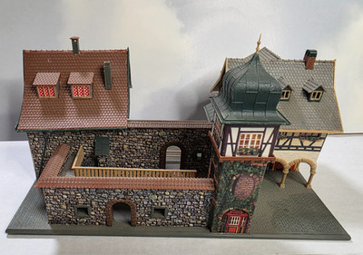 Faller#1713 restaurant & Hotel HO Scale prebuilt old town European architecture