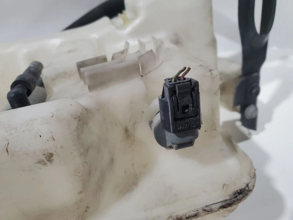 BMW 525I 2004 2005 2006 2007 OEM depósito de lavado 61667034967 Foto 2 de 4