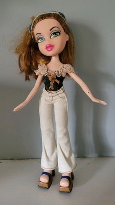 Bratz Meygan StrutIt Doll 2001 red Brown Hair W Outfit & Shoes See Tiny Ink Spot