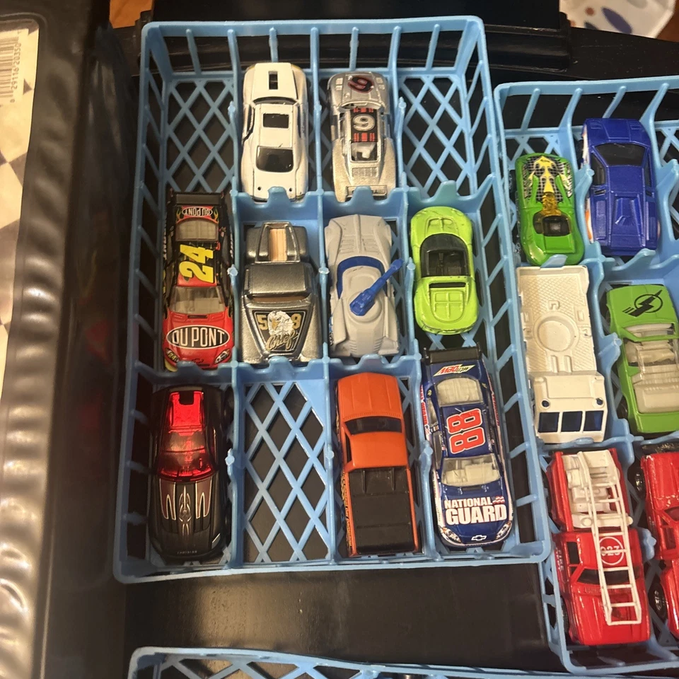 Estuche de coche de juguete Fast Lane Toy R 1990 Geoffrey 48 porta coches 4 bandejas con algunos coches Foto 3 de 4