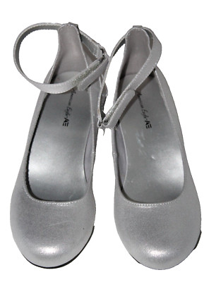 American Eagle by Payless Girls' Silver Round Toe Block Heel Dress Shoes 13.5