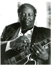 GUITARIST B. B. King autograph, signed photograph