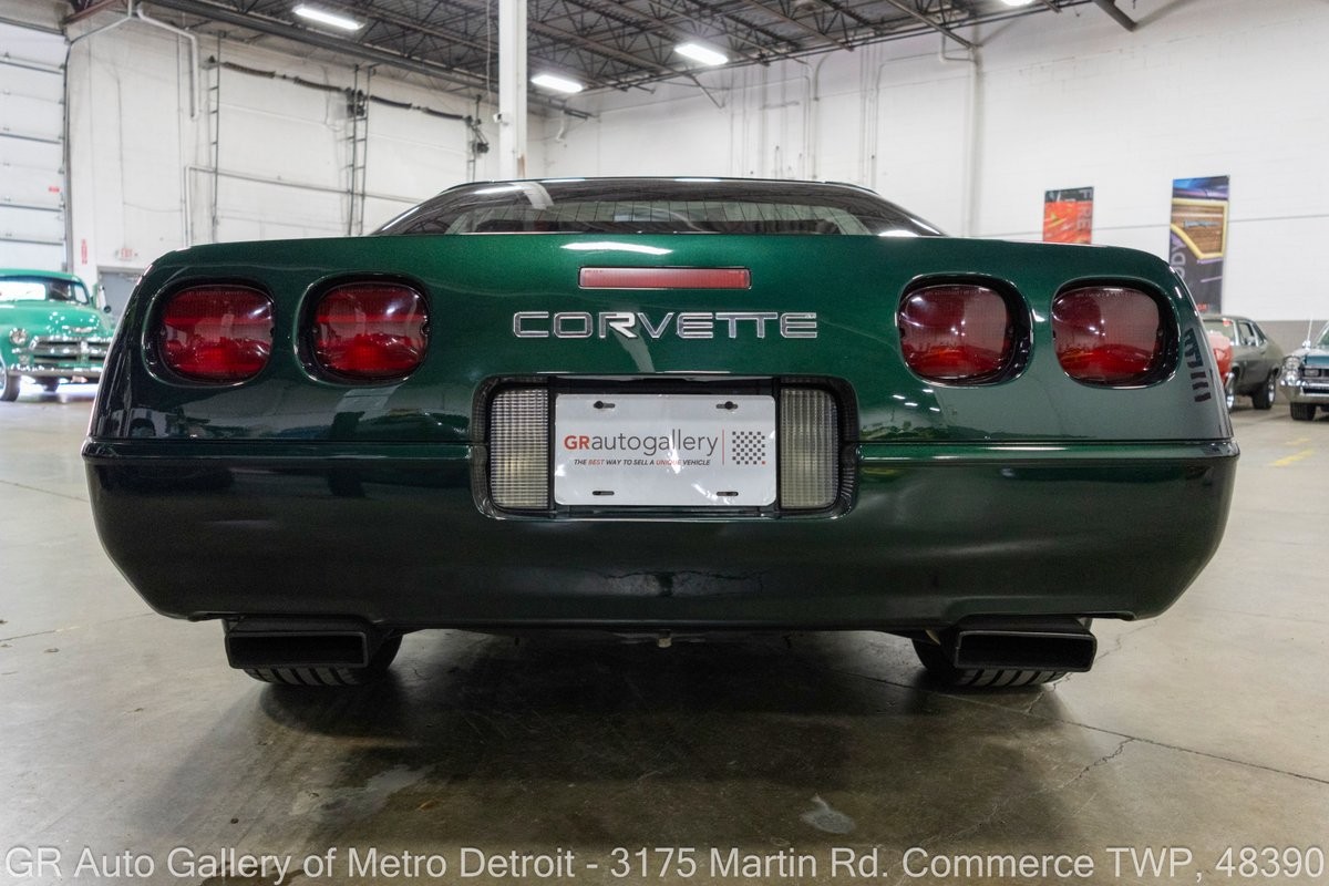1995 Polo Green Metallic Chevrolet Corvette   | C4 Corvette Photo 7