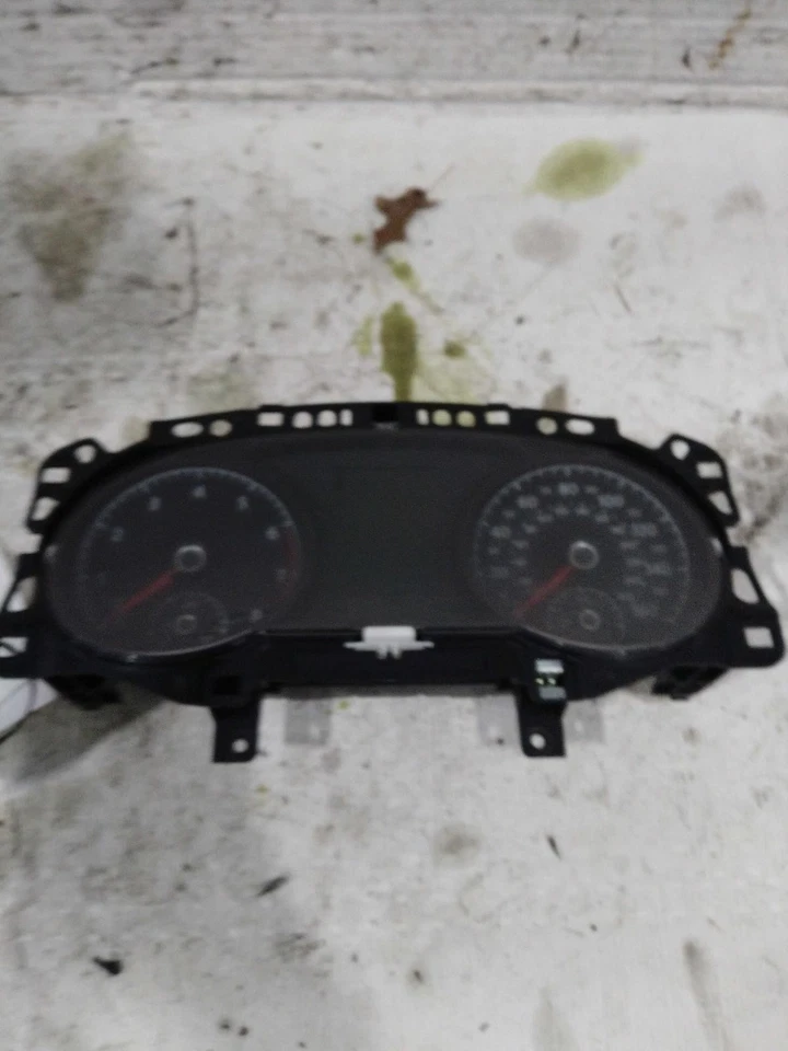 Medidor de velocímetro usado se adapta a: Volkswagen Golf Cluster 2016 Htbk Base MPH Foto 2 de 4