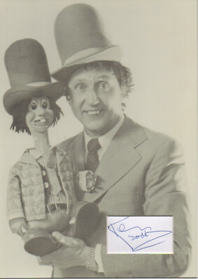 KEN DODD signiertes 12x8 Foto Display KNOTTY ASH DIDDY MEN COA
