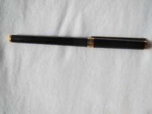 St. DuPont France Vintage Black Laque De Chine 18k Gold Nib Fountain Pen
