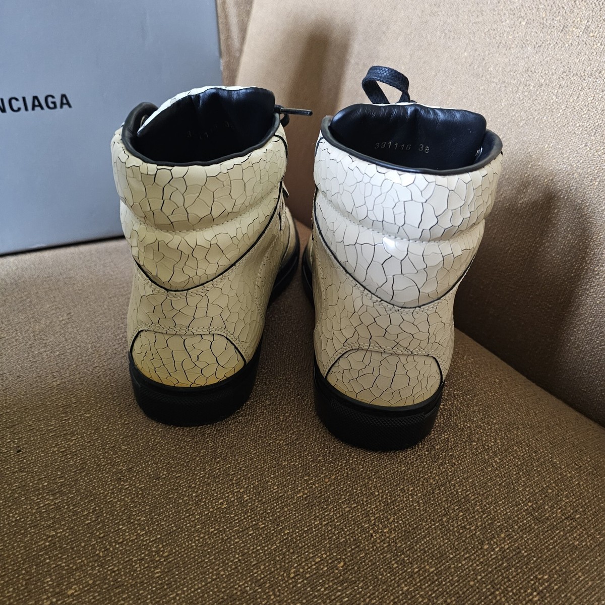 Balenciaga Off White Cracked Leather Lace Up High-Top  display picture 2