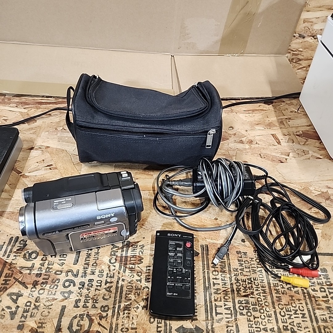 Sony DCR-TRV280 Digital 8 Camcorder with Case and Remote for Video Transfer-image