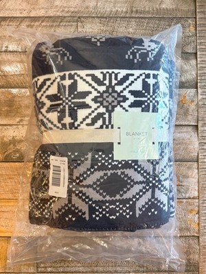 Maurices Sherpa Throw Blanket Fair Isle Deer Black Gray Cream 60  X 50 