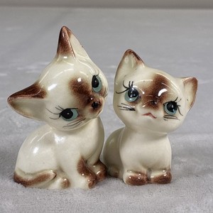 Vintage Siamese? Cat Salt & Pepper Shaker Set Ceramic 3" & 3.5" Tall Japan