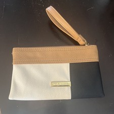 Steve Madden Women's Clutch Purse. Gold Lamar.