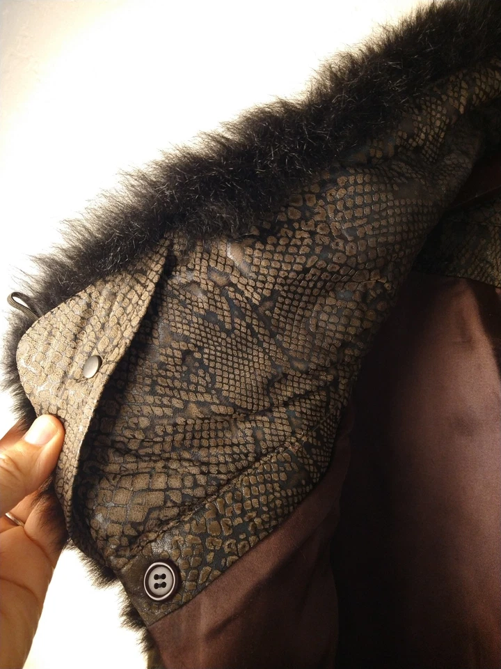 Hermoso Chaleco Andrew Marc Zealand Zarigüeya Para Mujer Forrado en L Borde de Cuero Usado en Excelente Condición Foto 4 de 4