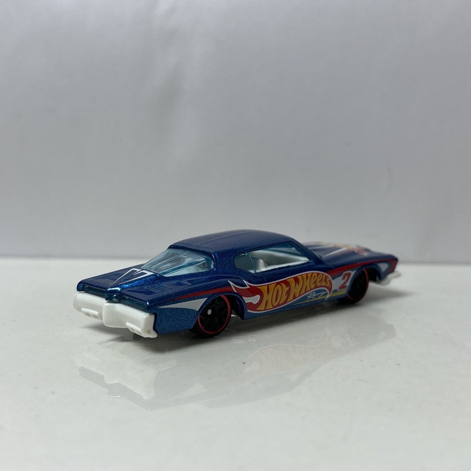 71 Riveira 1971 71 Buick Riviera Boattail Collectible 1/64 Scale Diecast Diorama ...