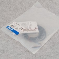 One New OMRON E3Z-D62 PHOTOELECTRIC SENSOR
