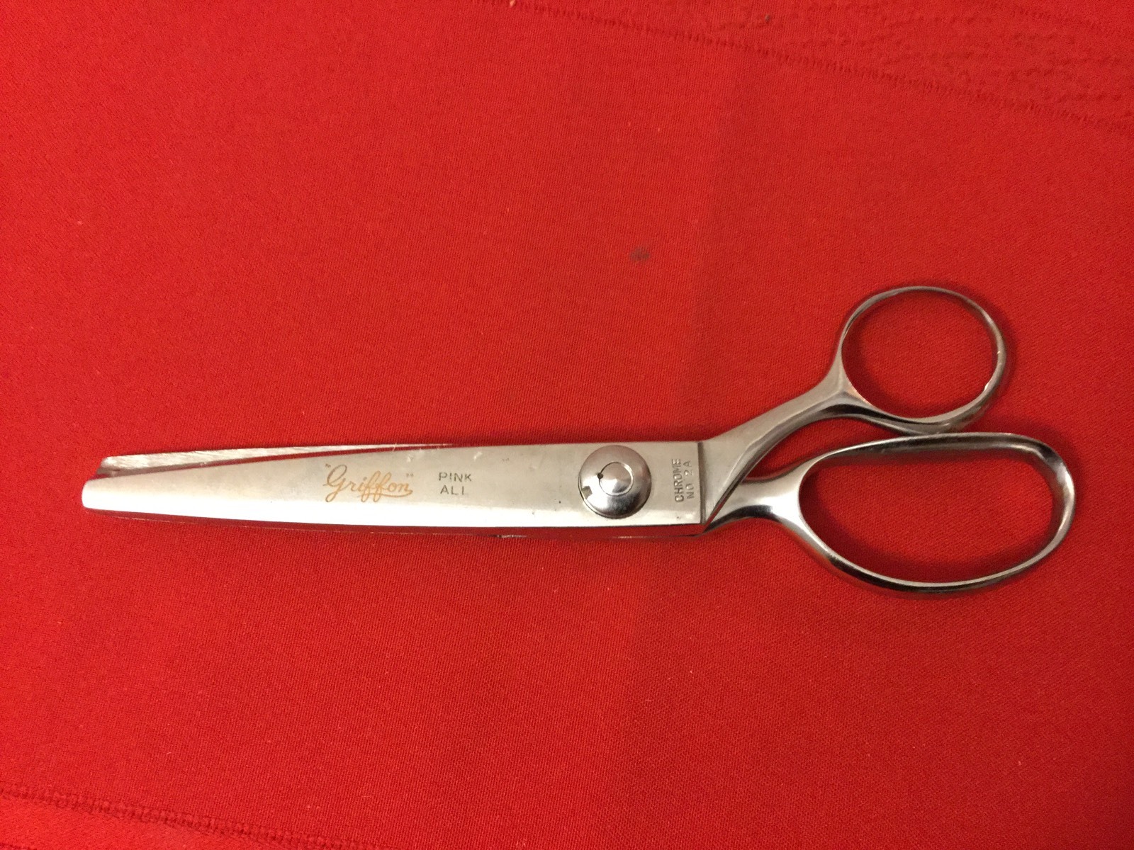 Vintage Pinking Shears Griffon Pink all Scissors made in japan, chrome