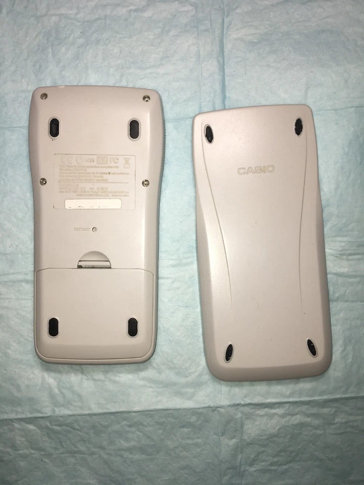 CASIO CALCULATOR FX-9750GII (with cover, batteries included, rechargeable). - Image 3 of 4