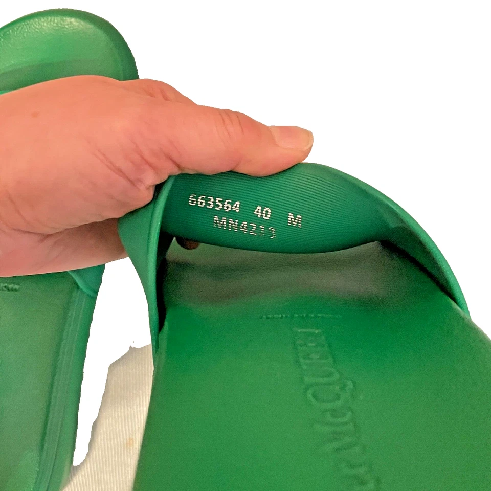 Alexander McQueen Embossed Logo Open Toe Slip On/Sandals Size EU40 - Image 4 of 4