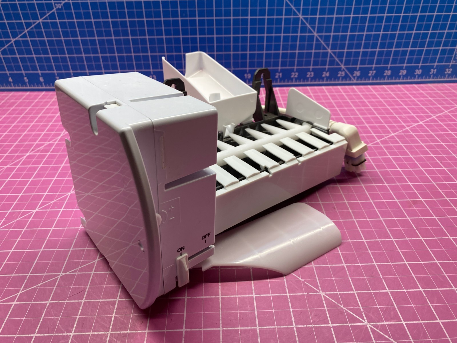 GE Refrigerator Ice Maker P# WR30X10093
