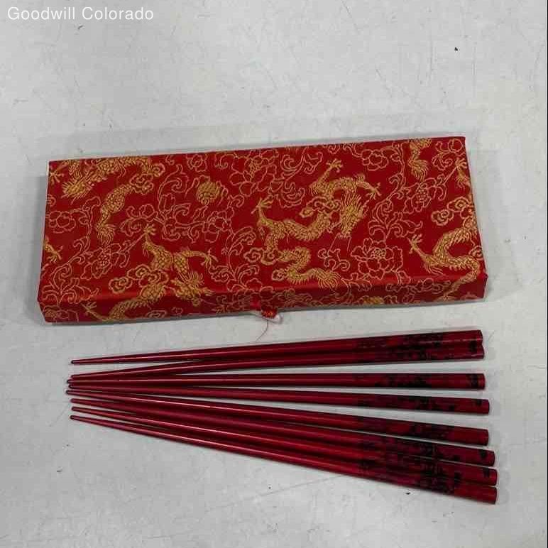 Chinese Red Floral Wood 8pc Chopstick Set w/ Box