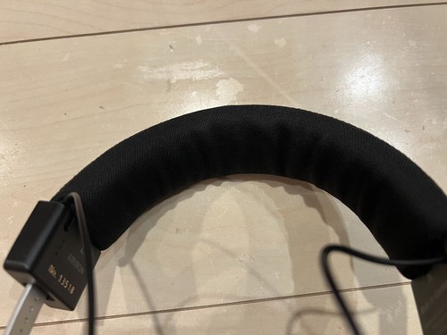 Beyerdynamic Amiron Auriculares Inalámbricos Sobre la Oreja Gris con Estuche y Cable - Imagen 4 de 10