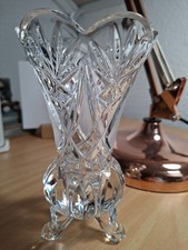 Kleine Kristall Vase Annahütte  mit Füßen