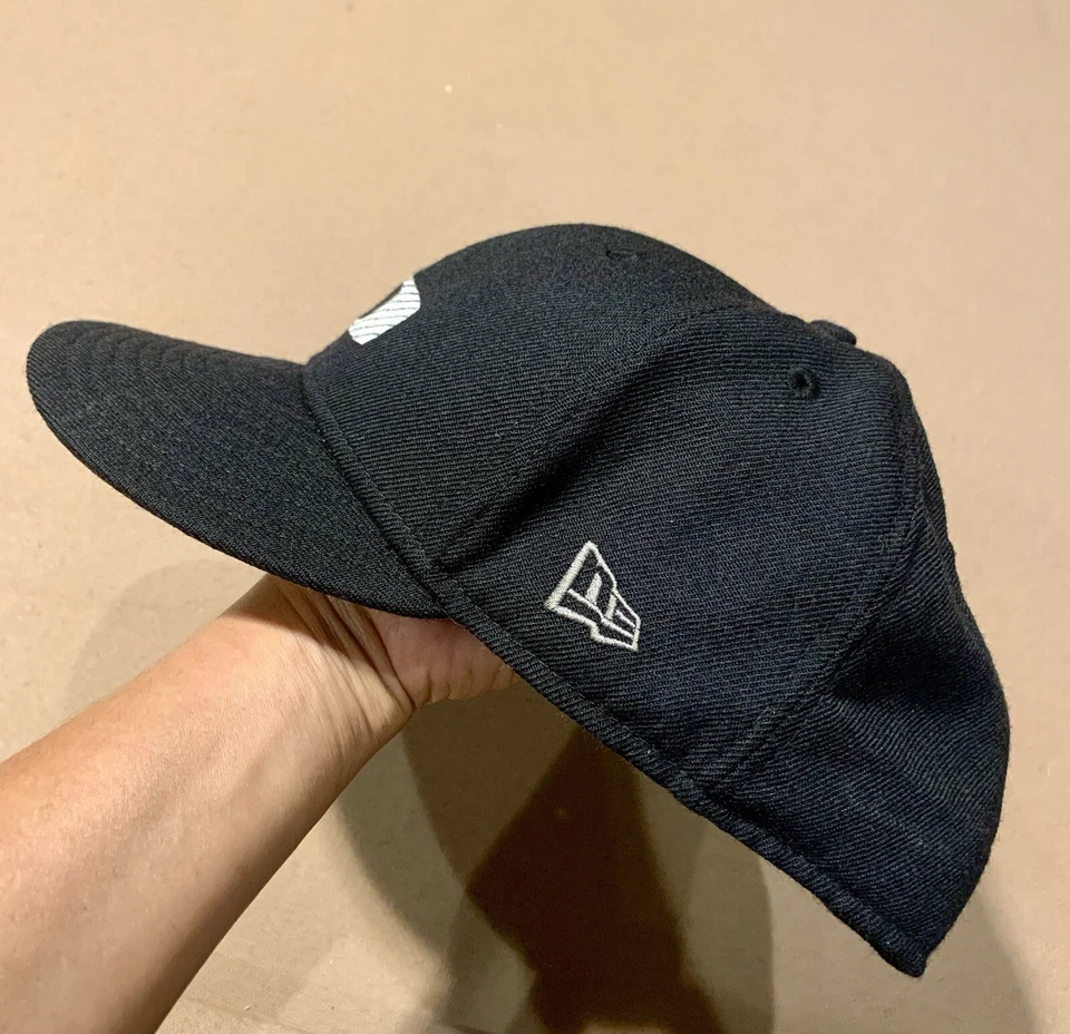 Sombrero negro vintage Oakley blanco/gris con logotipo O para hombre Foto 2 de 4