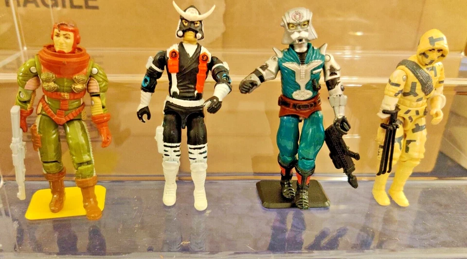 13 GI JOE LOTTO ACTIONS FIGURE VEICOLI ED ARMI HASBRO - Immagine 3 di 4