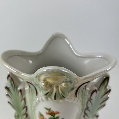 8.25" VINTAGE GREEN & WHITE LUSTER VASE, DECAL MEDALLION BRAZIL - Picture 8 of 19