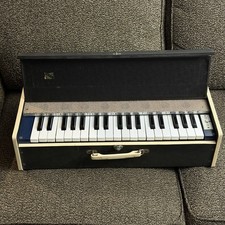 Vtg RARE Prestige 21-Key Portable Organ Looks Never Played