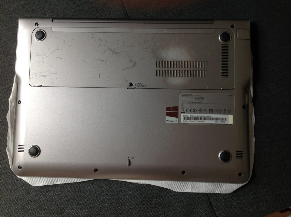 Notebook SAMSUNG Serie 5 AMD A4, 4 gb RAM, 442 gb HHD, Windows 10 , 2013 - Imagen 2 de 4