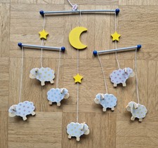 Goki Mobile Schafe Mond Sterne Baby rosa blau...
