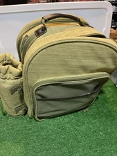 Picnic at Ascot Green Insulated Backpack Service for 2 - Used But In Good Shape
