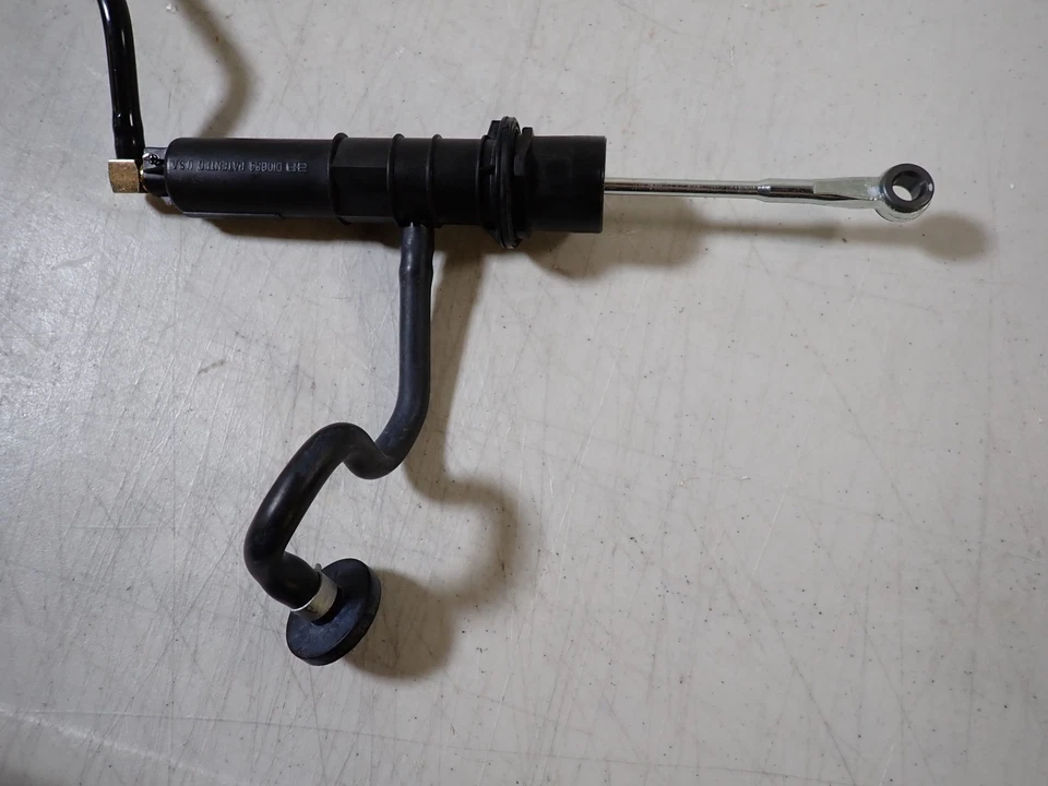 ACDelco GM  25847737 Clutch Master Cylinder for C7500 T7500 T7600 GMC - Image 2 of 4