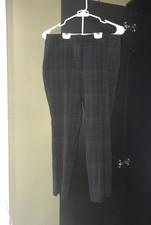 Vintage Ann Taylor Factory Petite Signature black green plaid trousers. Size 8P