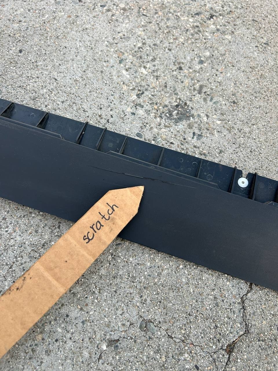 2020-2024 Tesla Model Y Right Skirt Rocker Cover Carrier Panel 1497745-00-C