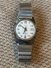 Vintage 1970’s Timex Water Resistant Mechanical Men’s Date Wristwatch - Runs