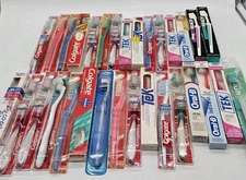 Lot Vintage Toothbrushes Multiple Brands Oral B Colgate GUM TeK Crest Reach NOS