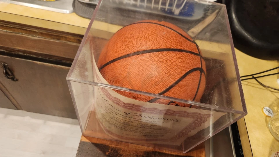 Baloncesto autografiado por Michael Jordan con certificado de autenticidad 1994 Excalibur Chicago Bulls NBA Foto 3 de 4